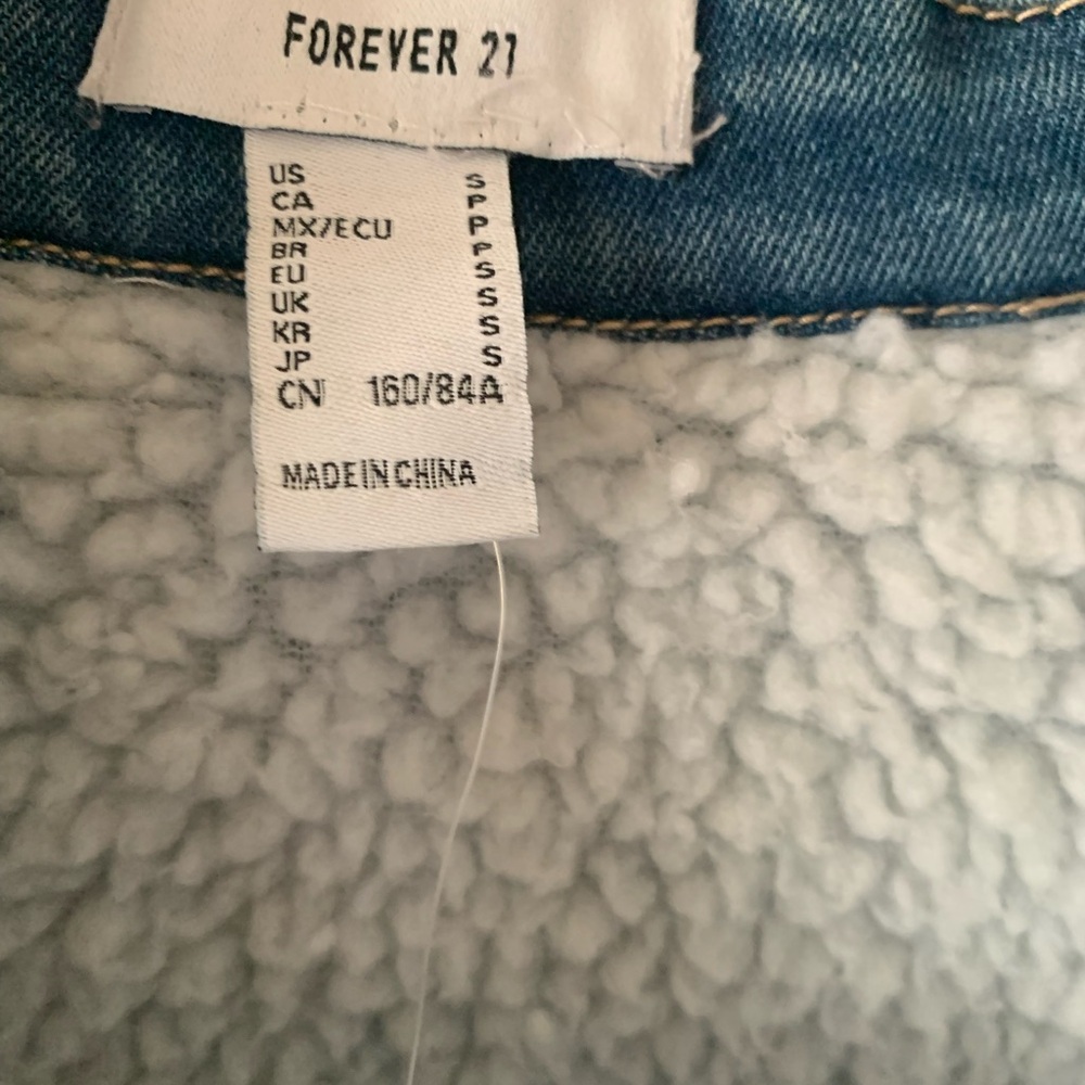 Gradient Denim Trucker Jacket - Picture 3 of 5